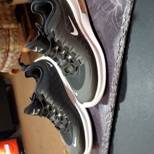 Nile Air Max Kids Size 7.5 Shoes